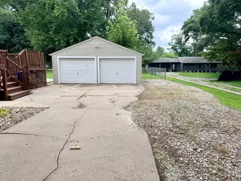 Exterior - 3444 19th Ave, Moline, IL 61265 photo 7 of 12