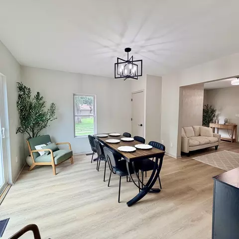 Dining - 3444 19th Ave, Moline, IL 61265 photo 2 of 2
