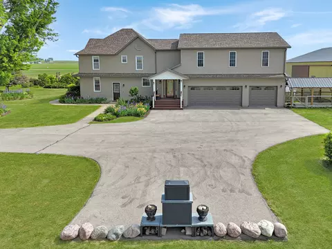9214 N Waddams Grove Rd, Lena, IL 61048