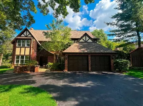 2104 Devon Ave, Park Ridge, IL 60068