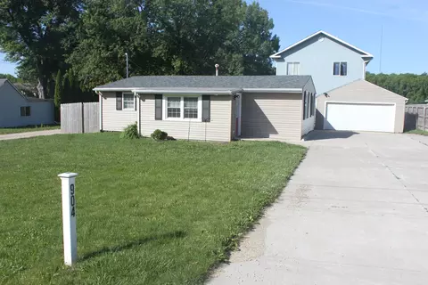 904 Park Ave, Bettendorf, IA 52722