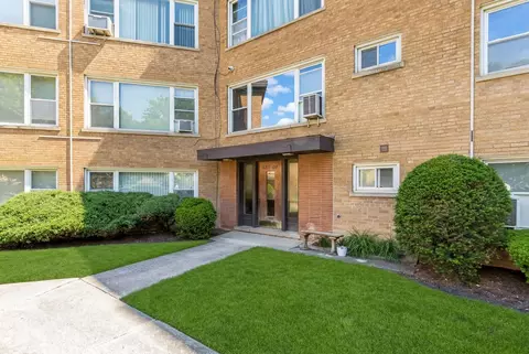 6809 N Northwest Hwy #2, Chicago, IL 60631