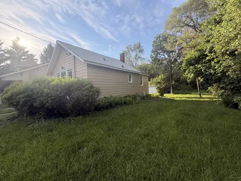 513 E Liberty Dr, Wheaton, IL 60187 photo 2