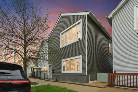 2643 S Hillock Ave, Chicago, IL 60608