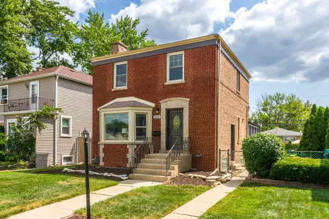 9205 S Utica Ave, Evergreen Park, IL 60805