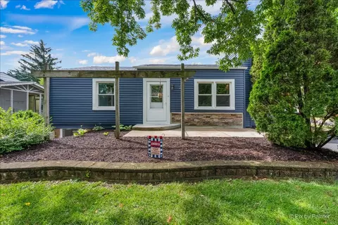51 W Harrison Rd, Lombard, IL 60148