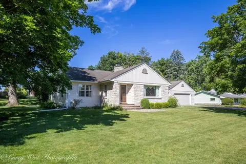 801 Lawnwood Ave, Dekalb, IL 60115