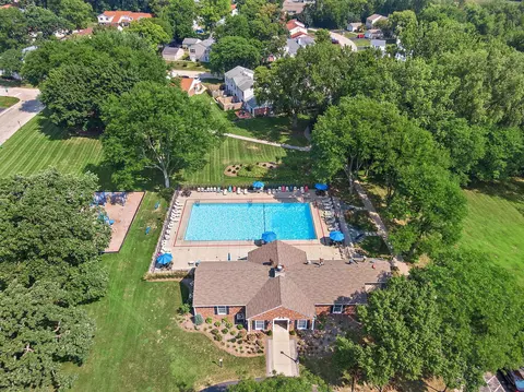 View/Area - 102 Pine Cir, Cary, IL 60013 photo 2 of 7