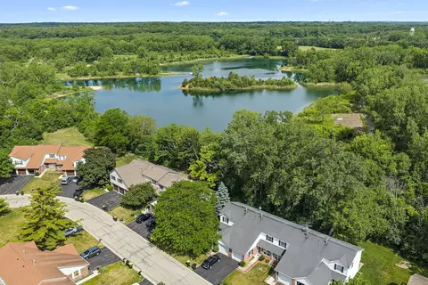 View/Area - 102 Pine Cir, Cary, IL 60013 photo 5 of 7