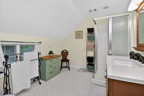 Bath - 319 E Jefferson Ave, Wheaton, IL 60187 photo 3 of 3