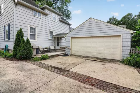 Exterior - 319 E Jefferson Ave, Wheaton, IL 60187 photo 4 of 4