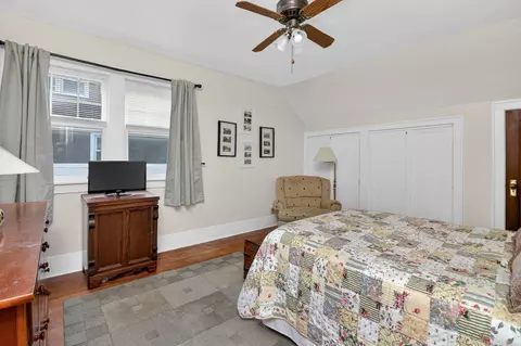 Bedroom - 319 E Jefferson Ave, Wheaton, IL 60187 photo 3 of 3