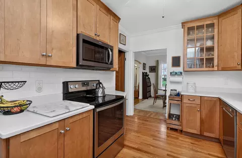 Kitchen - 319 E Jefferson Ave, Wheaton, IL 60187 photo 2 of 3