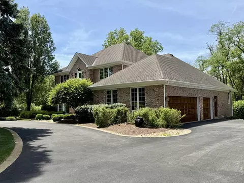 17 N656 Adams Dr, West Dundee, IL 60118