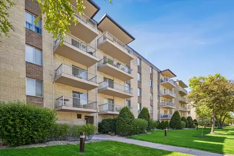 110 W Butterfield Rd #510S, Elmhurst, IL 60126