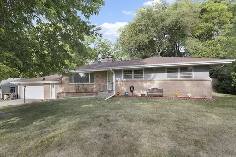 123 Dawn Ave, Rockford, IL 61107