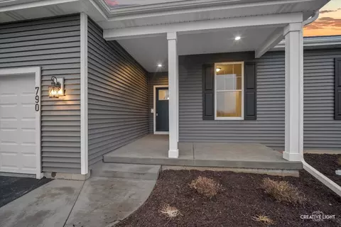 Exterior - 790 Cascade Dr, Marengo, IL 60152 photo 2 of 6