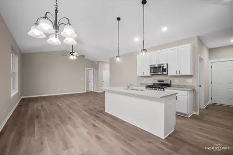 Entry Way - 790 Cascade Dr, Marengo, IL 60152 photo 2 of 4