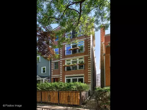 645 W Briar Pl #3, Chicago, IL 60657