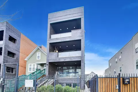 1818 N Sawyer Ave #1W, Chicago, IL 60647