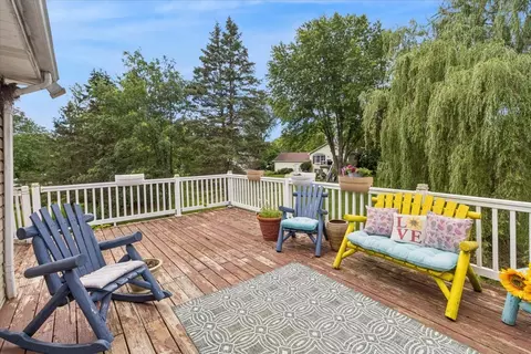 Exterior - 810 Jennifer Ct, Algonquin, IL 60102 photo 3 of 5