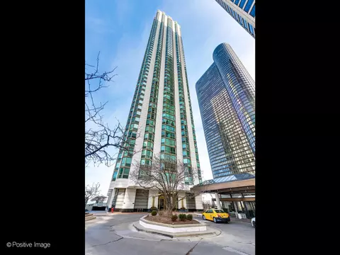 195 N Harbor Dr #3208, Chicago, IL 60601
