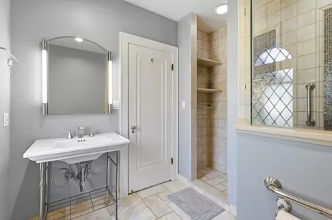 Bath - 1430 Keystone Ave, River Forest, IL 60305 photo 1 of 3