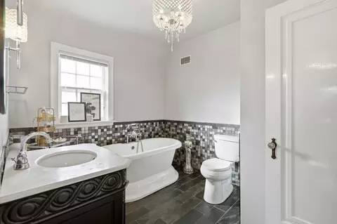 Bath - 1430 Keystone Ave, River Forest, IL 60305 photo 3 of 3