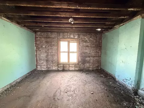 10609 S Champlain Ave, Chicago, IL 60628 photo 4