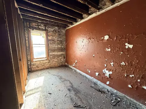 10609 S Champlain Ave, Chicago, IL 60628 photo 6
