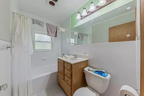Bath - 11455 192nd St, Mokena, IL 60448 photo 1 of 1
