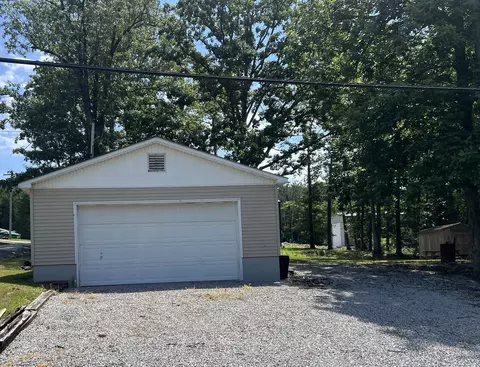 12808 N Shoreland Dr, Marion, IL 62959