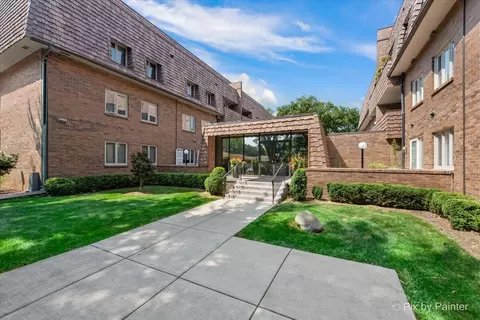 1730 W Galena Blvd #305W, Aurora, IL 60506