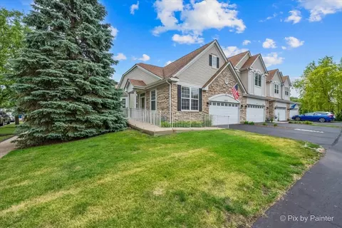 2933 Talaga Dr, Algonquin, IL 60102