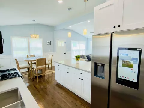 Kitchen - 14237 Minerva Ave, Dolton, IL 60419 photo 2 of 3