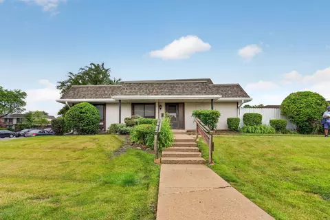 1289 Court E Ct, Hanover Park, IL 60133