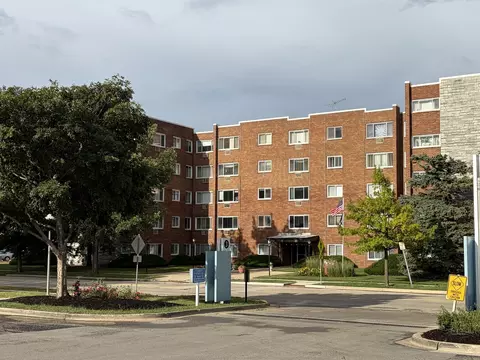 222 Madison St #112, Joliet, IL 60435