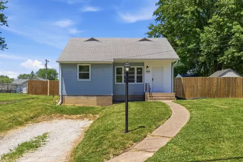 698 Hillcrest Rd, Milan, IL 61264