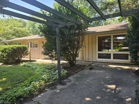 Exterior - 1719 Mcdonald Dr, Champaign, IL 61821 photo 3 of 6