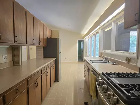 Kitchen - 1719 Mcdonald Dr, Champaign, IL 61821 photo 3 of 3