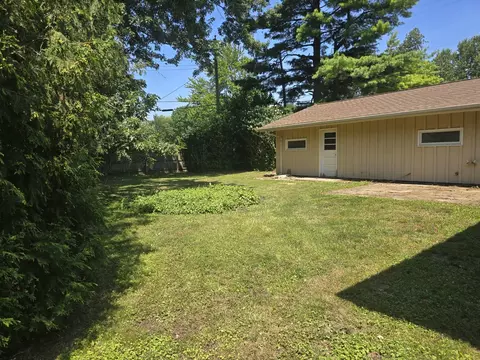 Exterior - 1719 Mcdonald Dr, Champaign, IL 61821 photo 4 of 6