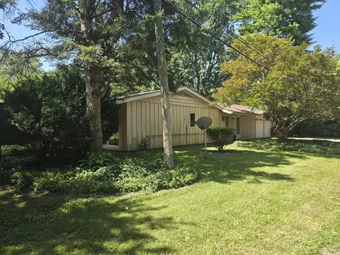 Exterior - 1719 Mcdonald Dr, Champaign, IL 61821 photo 6 of 6