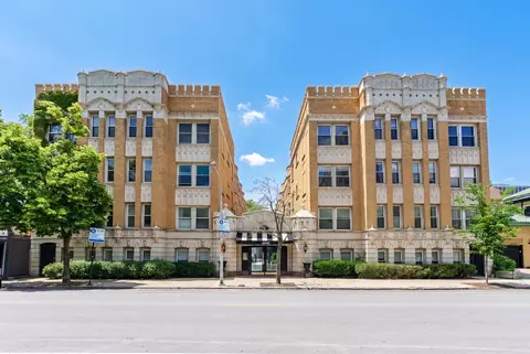 4240 N Clarendon Ave #312S, Chicago, IL 60613