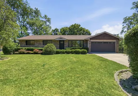 1801 N Iris Dr, Palatine, IL 60074