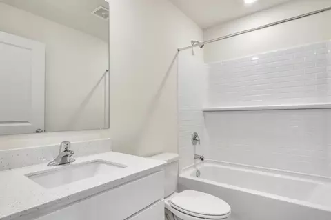 Bath - 2648 Arrowhead Dr, Pingree Grove, IL 60140 photo 1 of 1
