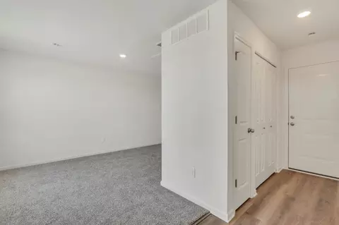 Entry Way - 2648 Arrowhead Dr, Pingree Grove, IL 60140 photo 2 of 5