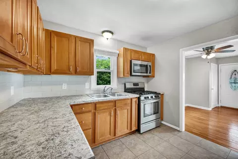 Kitchen - 113 Conley Cir, Bloomington, IL 61701 photo 2 of 3