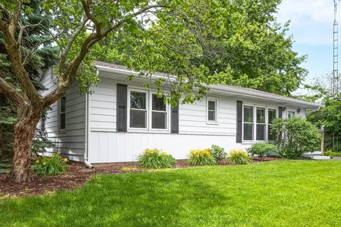 Exterior - 113 Conley Cir, Bloomington, IL 61701 photo 2 of 7