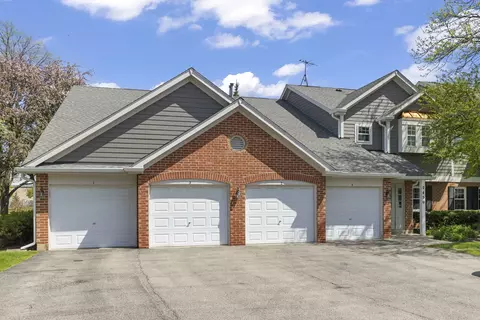 2450 Charleston Dr #1, Schaumburg, IL 60193