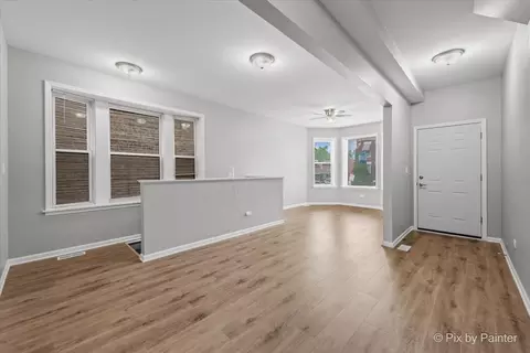 Living - 6802 S Champlain Ave, Chicago, IL 60637 photo 1 of 4